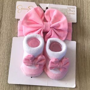 NWT … JESSICA SIMPSON “Size: 0-12 Months” Headband & Bootie Set